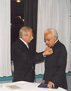 2002-03: Il Presidente De Simone consegna la P.H.F. a Ugo Criscuolo
