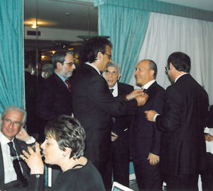 2003-04: Il Presidente Lauro consegna la P.H.F. a Vincenzo Arienzo