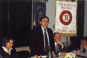 2000-01: Il Presidente Santoro all’incontro con i giovani del Rotaract